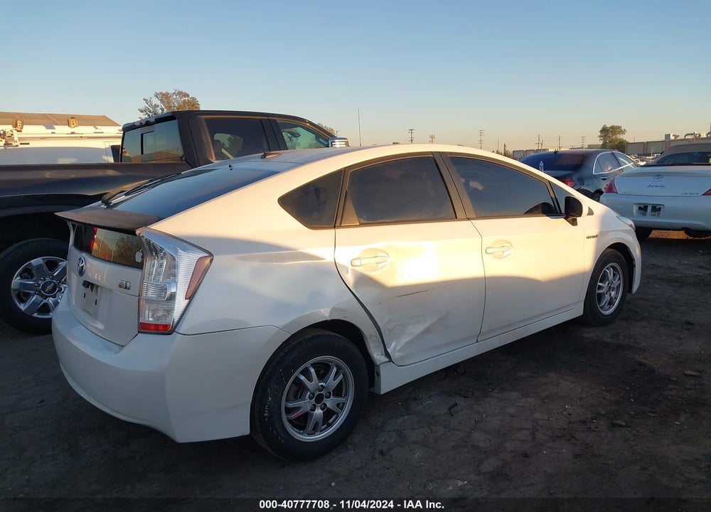 2011 TOYOTA PRIUS TWO VIN: JTDKN3DU5B5346818