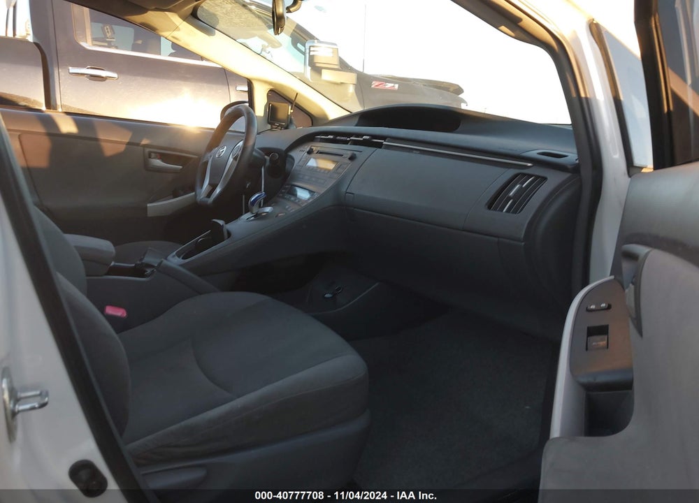 2011 TOYOTA PRIUS TWO VIN: JTDKN3DU5B5346818