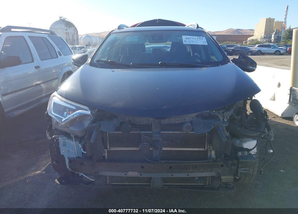 2018 TOYOTA RAV4 HYBRID LIMITED VIN: JTMDJREV5JD184529