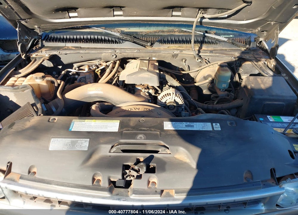 2000 CHEVROLET SUBURBAN 1500 LT VIN: 3GNFK16T5YG150972