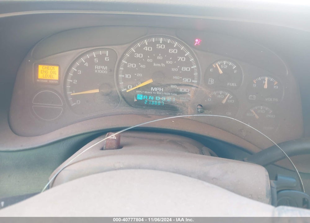 2000 CHEVROLET SUBURBAN 1500 LT VIN: 3GNFK16T5YG150972