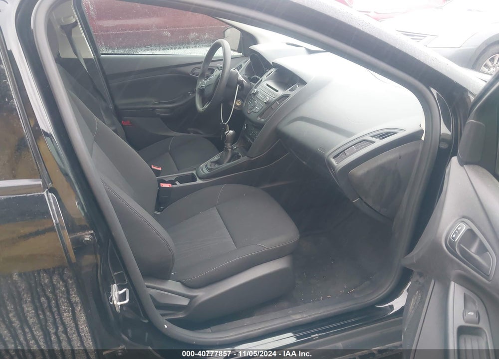 2017 FORD FOCUS S VIN: 1FADP3E29HL338408