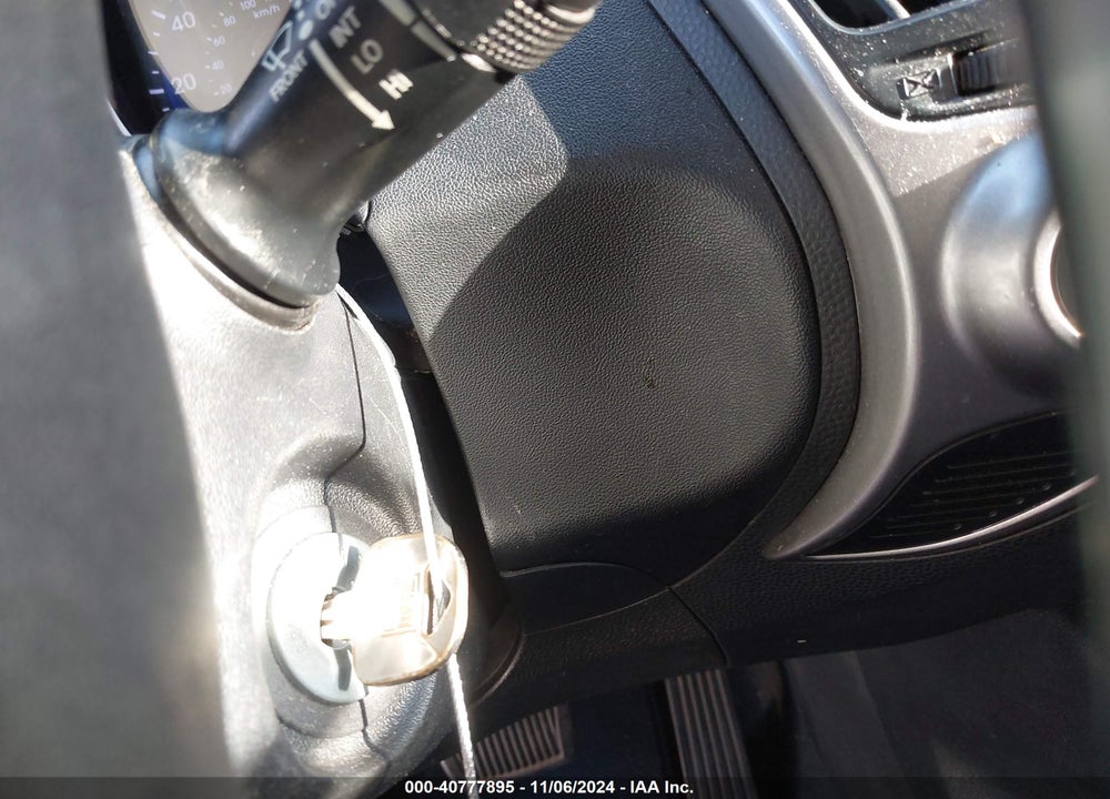 2011 HYUNDAI TUCSON LIMITED VIN: KM8JU3AC3BU140005