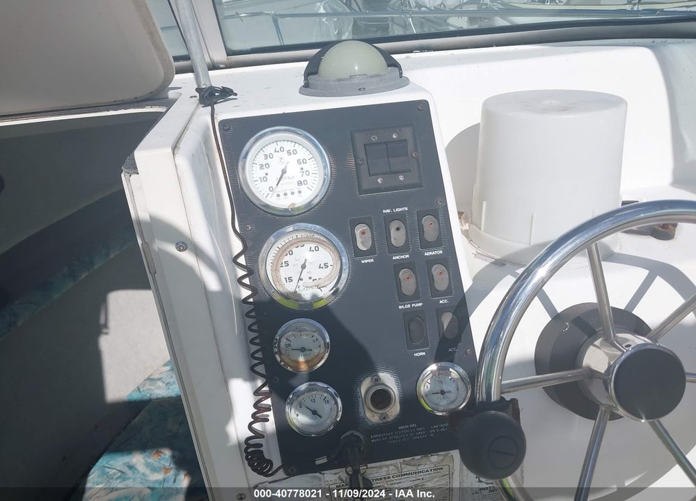 1998 SEASWIRL BOAT VIN: BRCN085CJ798