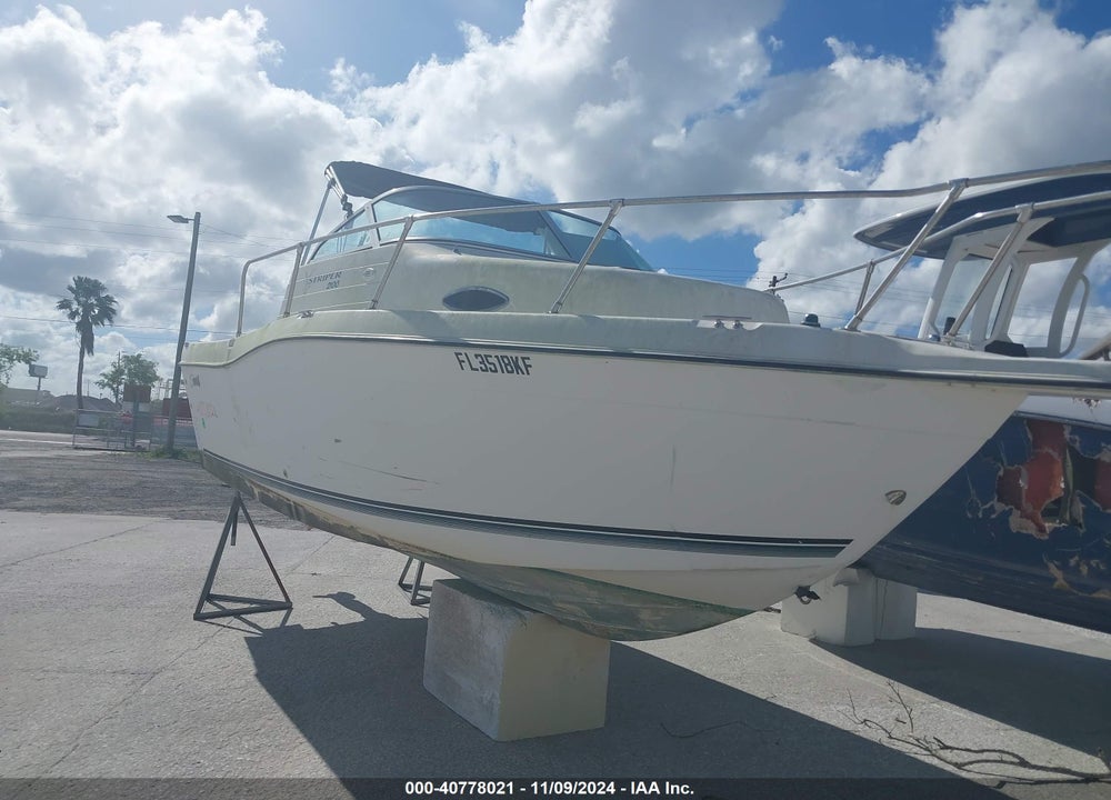 1998 SEASWIRL BOAT VIN: BRCN085CJ798