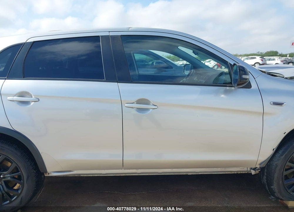 2018 MITSUBISHI OUTLANDER SPORT 2.0 LE VIN: JA4AP3AU8JZ023505
