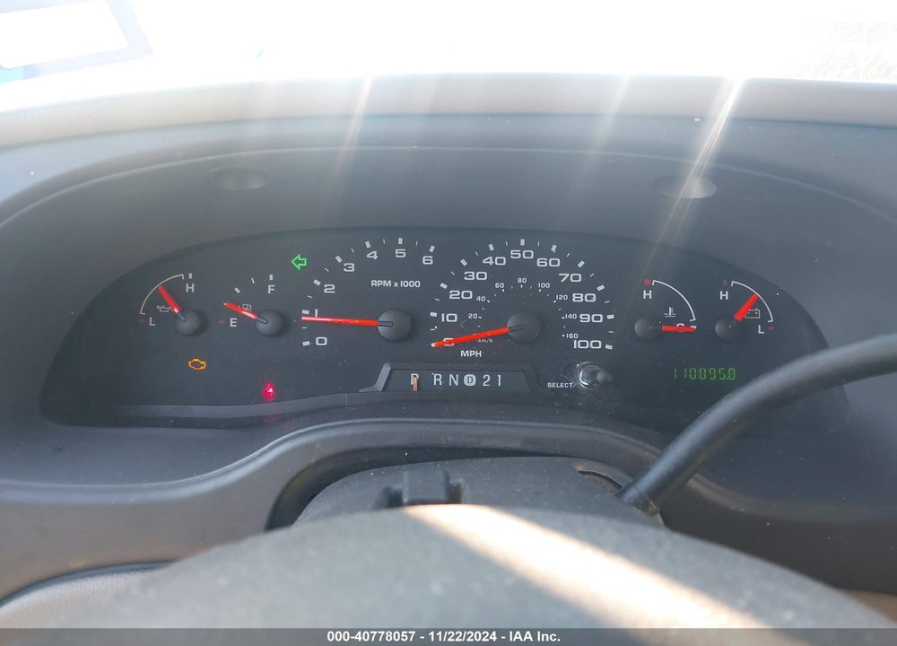 2005 FORD E-350 SUPER DUTY CHATEAU/XL/XLT VIN: 1FBNE31L75HA27694