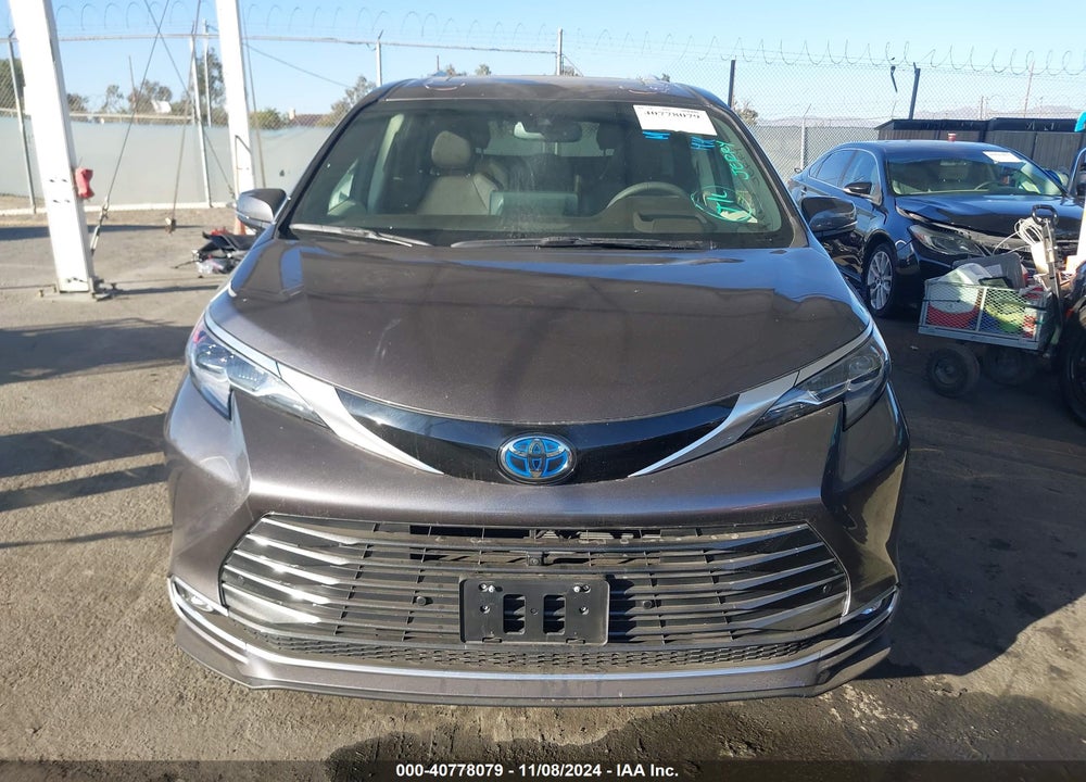 2024 TOYOTA SIENNA PLATINUM VIN: 5TDERKEC5RS204765