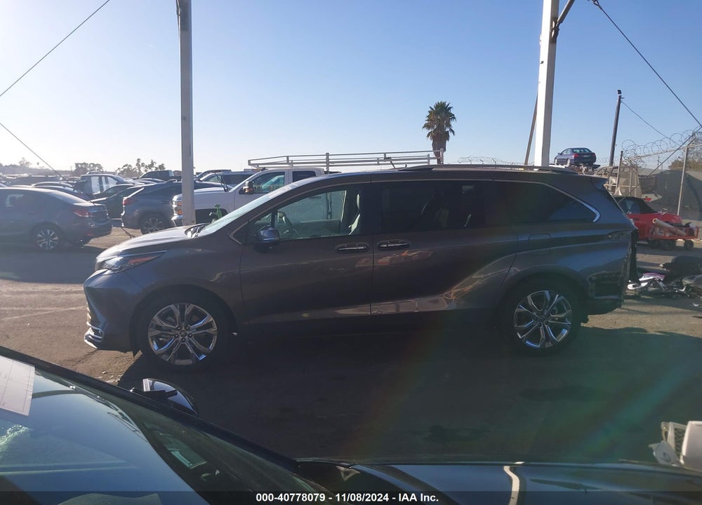 2024 TOYOTA SIENNA PLATINUM VIN: 5TDERKEC5RS204765
