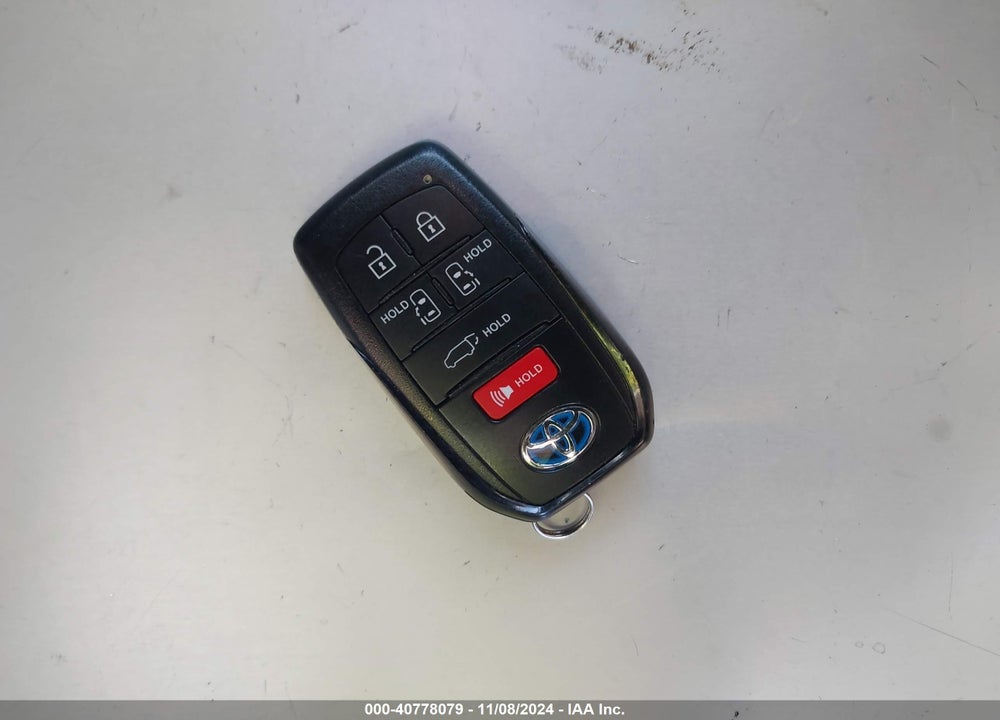 2024 TOYOTA SIENNA PLATINUM VIN: 5TDERKEC5RS204765