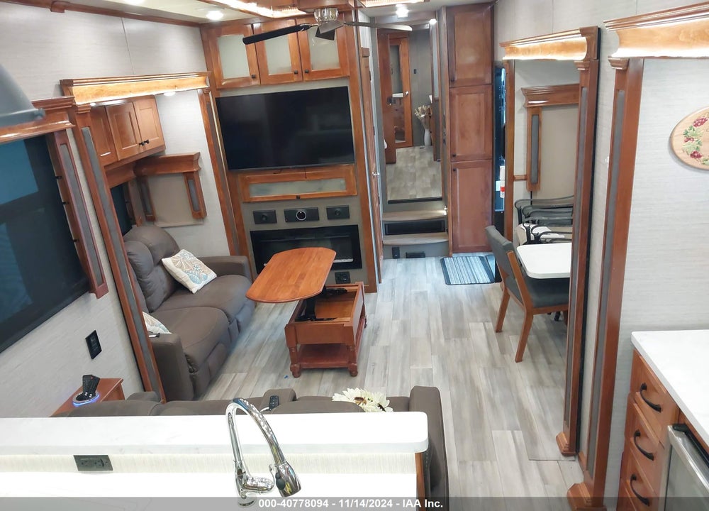 2022 VANLEIGH OTHER VIN: 7HHBC4221NV221326