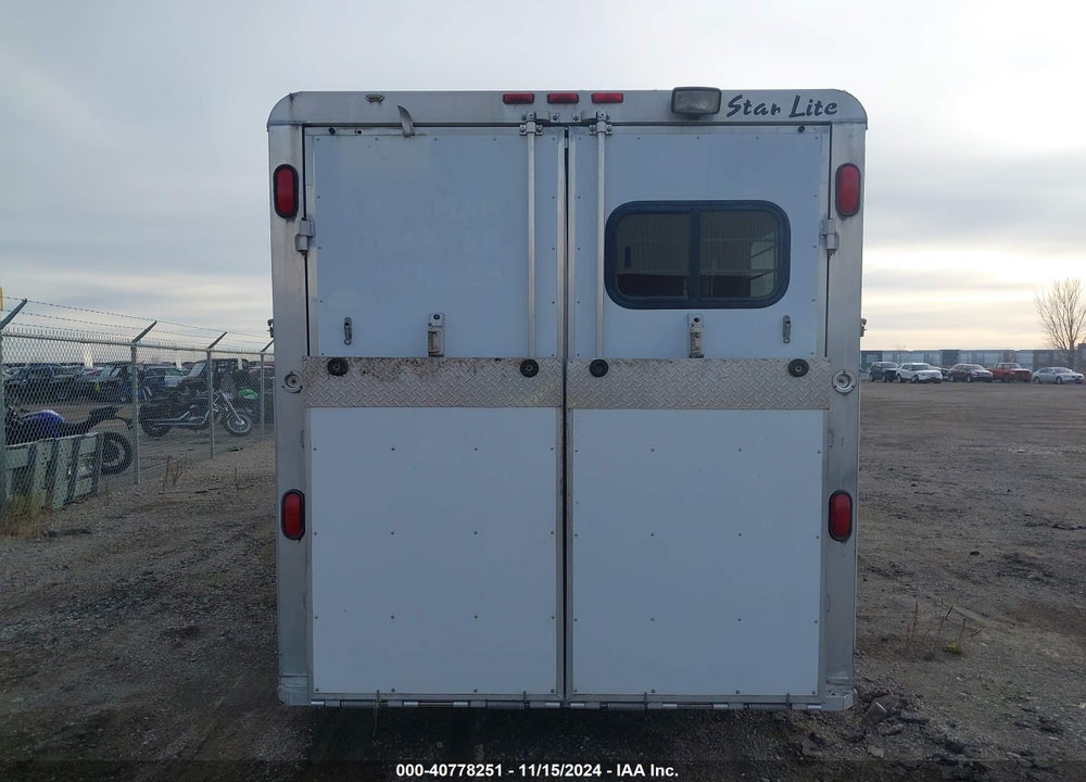 2002 SILVER STAR STAR-LITE VIN: 5GSGH33282S001780