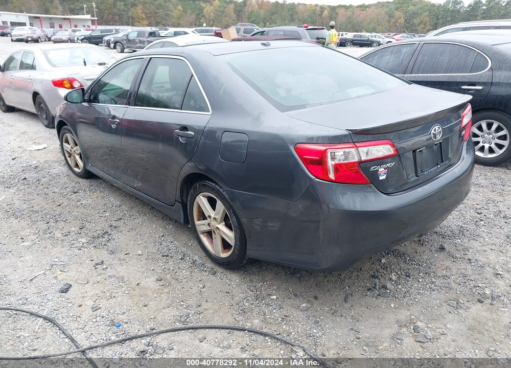 2013 TOYOTA CAMRY SE VIN: 4T1BF1FK4DU656993