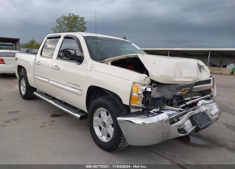 2013 CHEVROLET SILVERADO 1500 LT VIN: 3GCPCSE01DG288803
