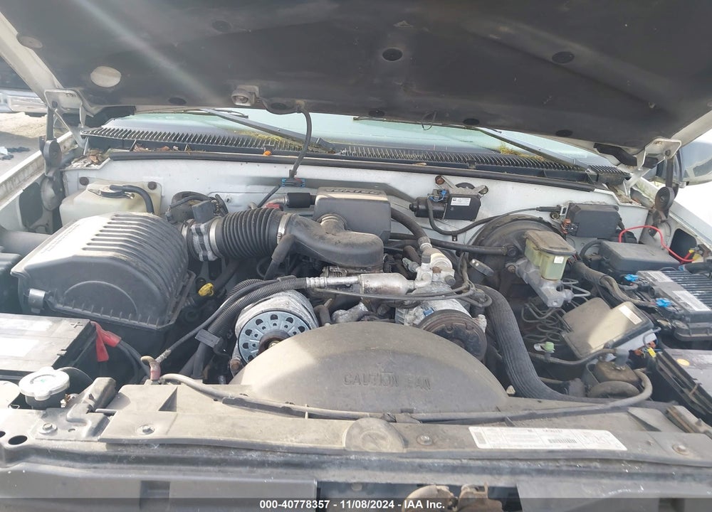 1999 CHEVROLET SUBURBAN 1500 LT VIN: 3GNFK16R6XG175981