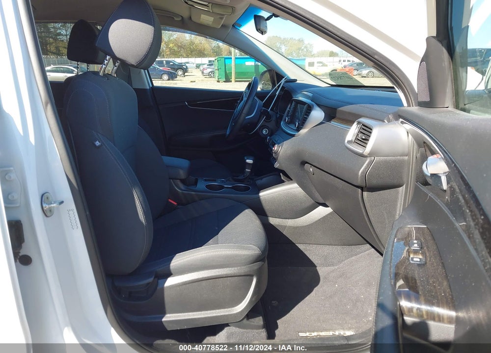 2019 KIA SORENTO 3.3L S VIN: 5XYPG4A50KG604270