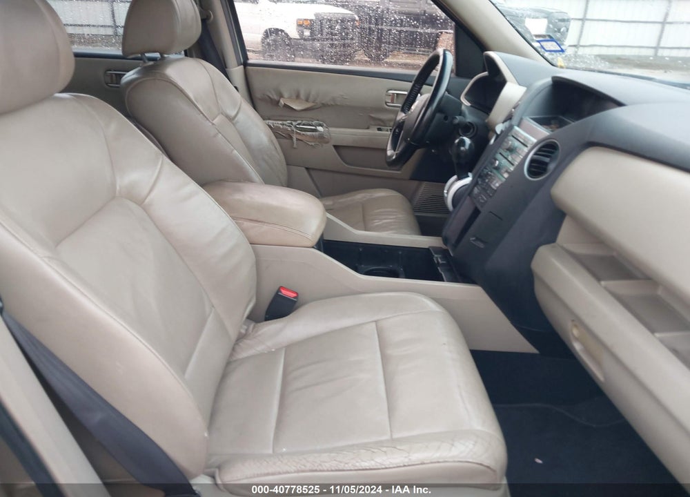 2010 HONDA PILOT EX-L VIN: 5FNYF3H67AB011558