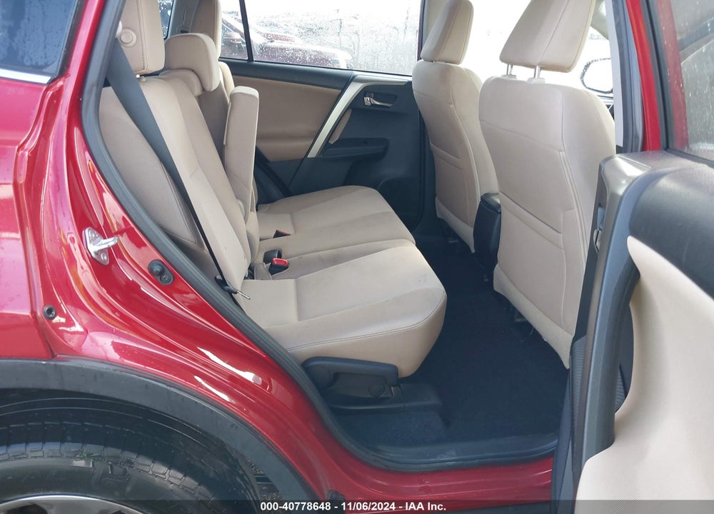2015 TOYOTA RAV4 XLE VIN: 2T3WFREV7FW153593