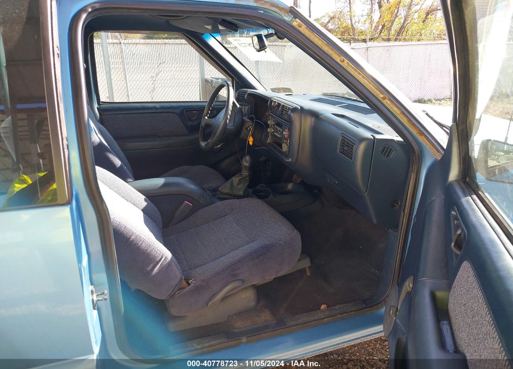1997 CHEVROLET S-10 LS FLEETSIDE VIN: 1GCCS1941V8193836
