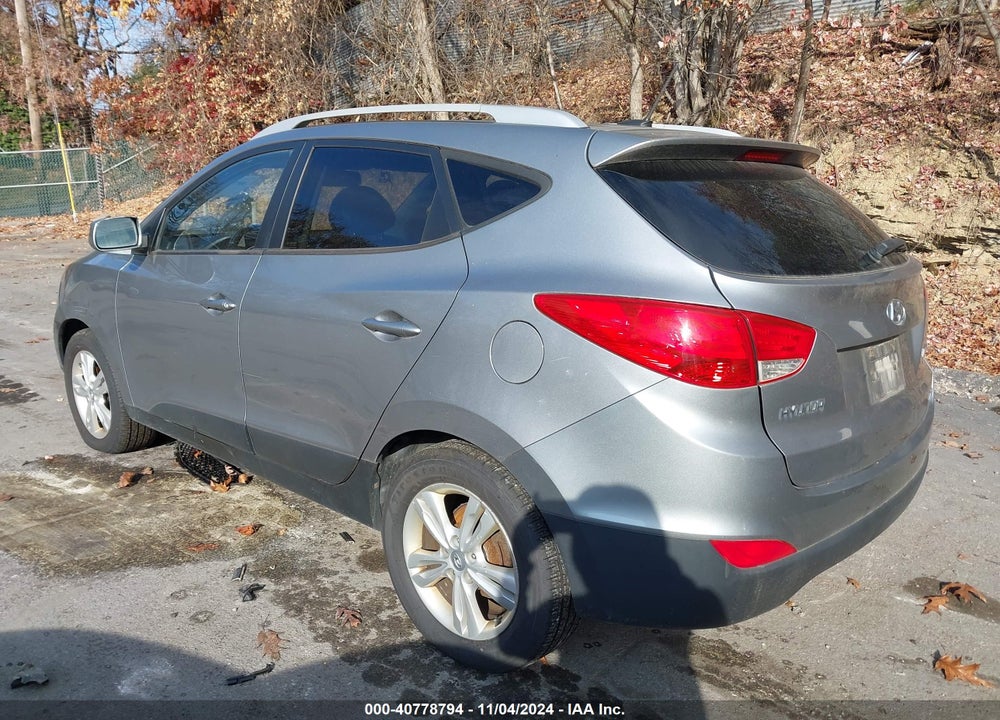 2011 HYUNDAI TUCSON GLS VIN: KM8JUCAC2BU191527