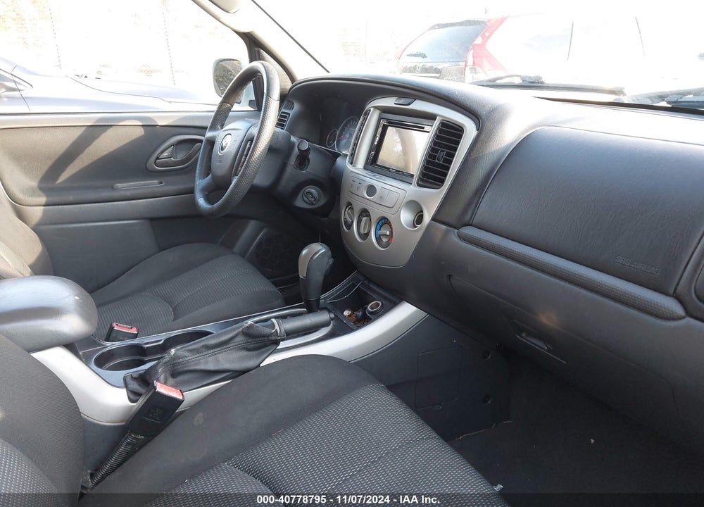 2005 MAZDA TRIBUTE S VIN: 4F2CZ04125KM35989