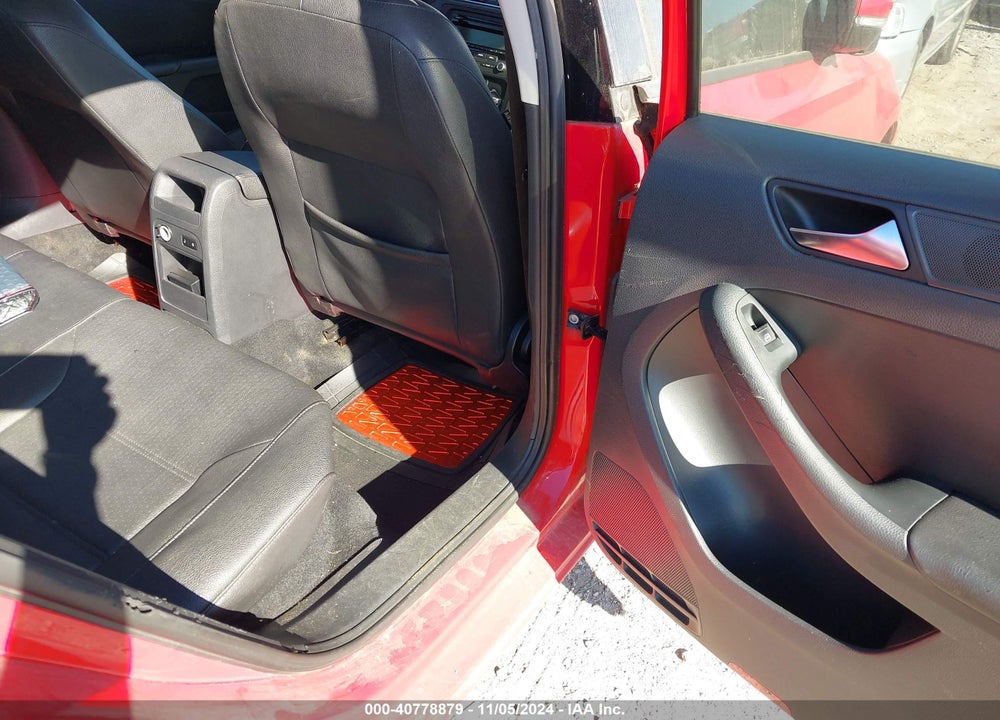 2011 VOLKSWAGEN JETTA 2.5L SE VIN: 3VWDZ7AJ1BM357109