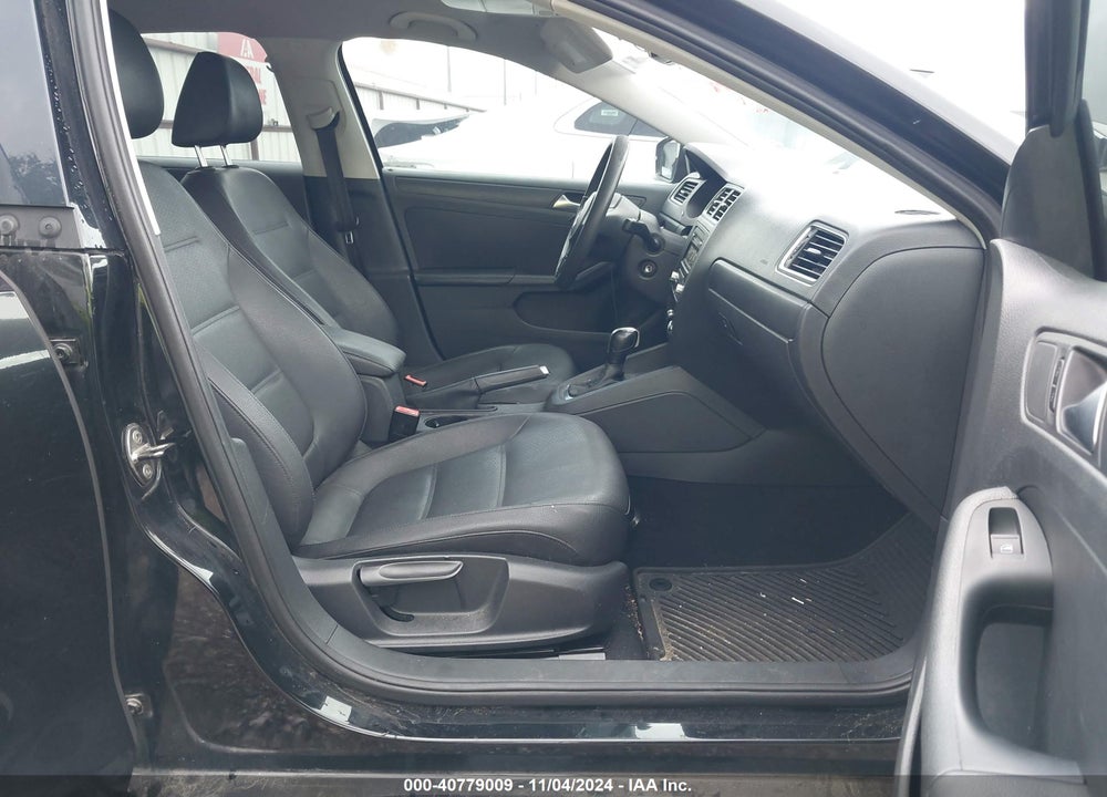 2012 VOLKSWAGEN JETTA 2.5L SE VIN: 3VWDX7AJ6CM121689