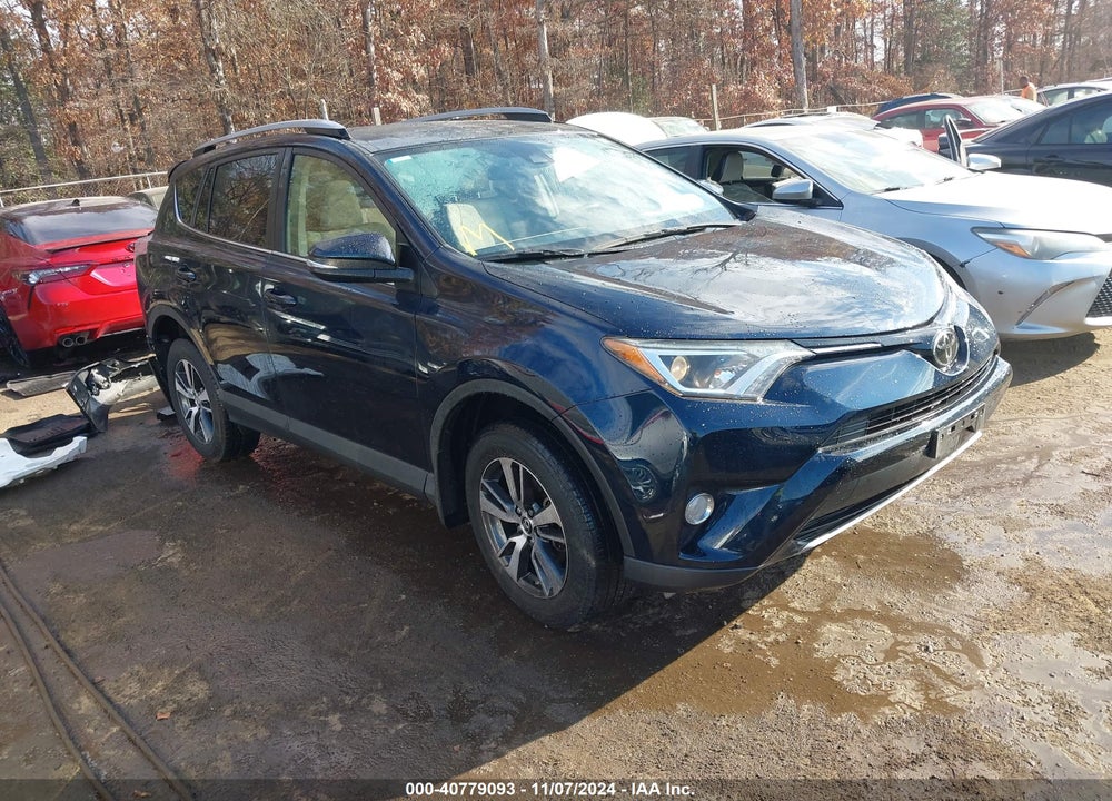 2018 TOYOTA RAV4 ADVENTURE/XLE VIN: JTMRFREVXJJ735272
