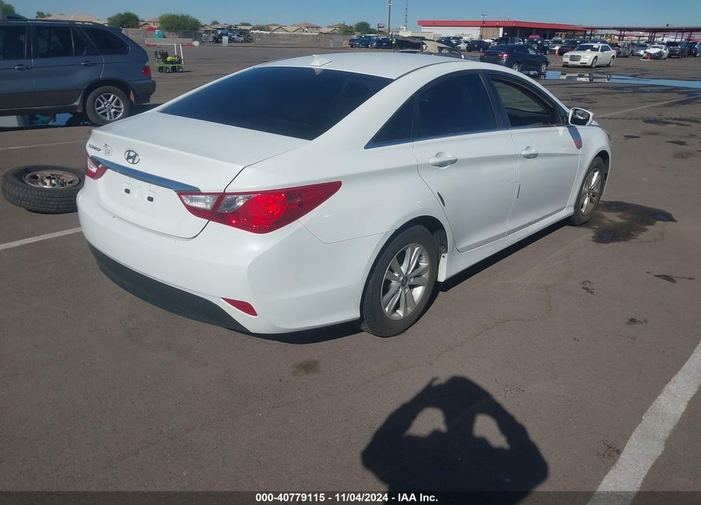 2014 HYUNDAI SONATA GLS VIN: 5NPEB4AC9EH929825