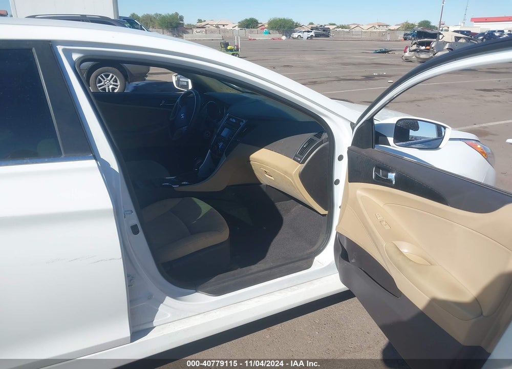 2014 HYUNDAI SONATA GLS VIN: 5NPEB4AC9EH929825