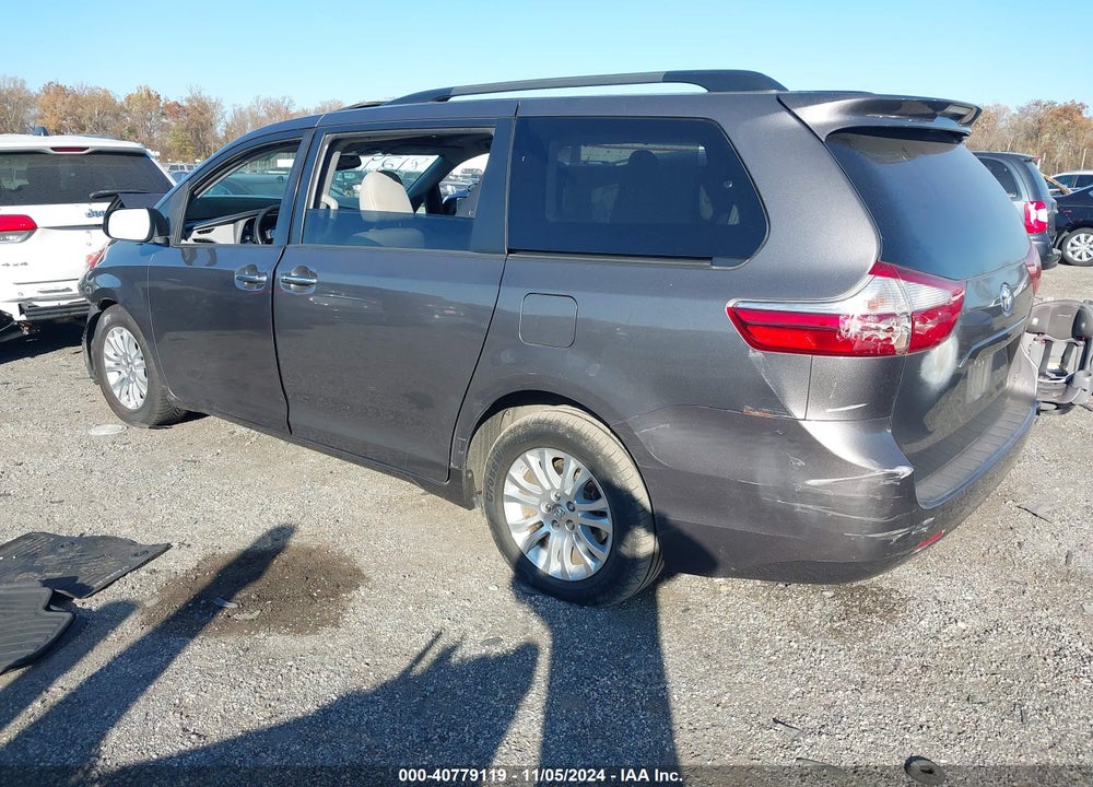 2017 TOYOTA SIENNA XLE 8 PASSENGER VIN: 5TDYZ3DC4HS778129