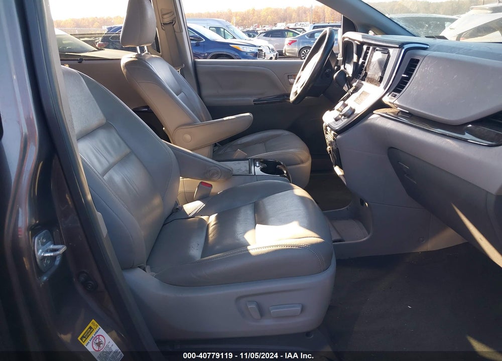 2017 TOYOTA SIENNA XLE 8 PASSENGER VIN: 5TDYZ3DC4HS778129
