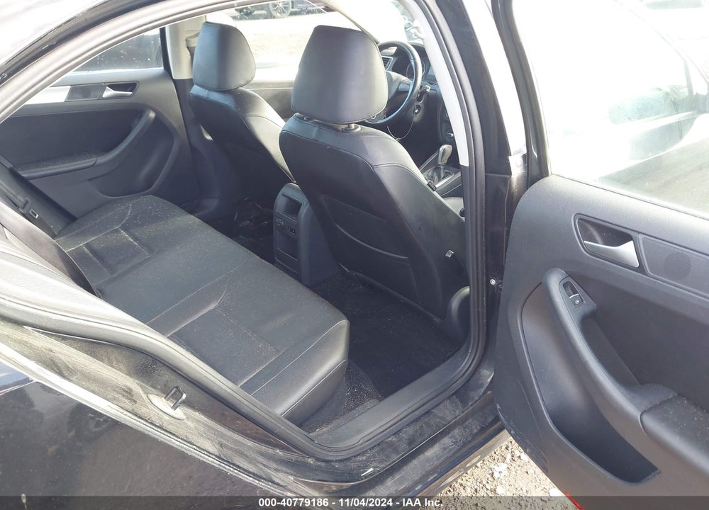 2014 VOLKSWAGEN JETTA 1.8T SE VIN: 3VWD07AJ1EM435712