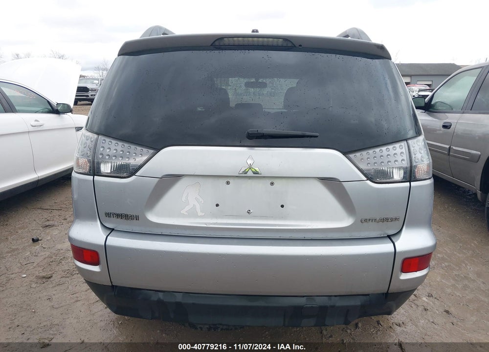 2011 MITSUBISHI OUTLANDER ES VIN: JA4AS2AW4BU007052