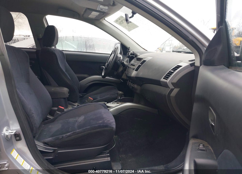 2011 MITSUBISHI OUTLANDER ES VIN: JA4AS2AW4BU007052