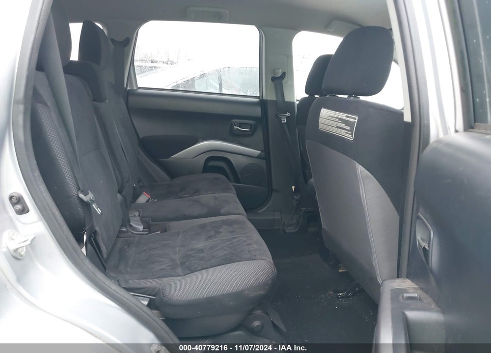 2011 MITSUBISHI OUTLANDER ES VIN: JA4AS2AW4BU007052