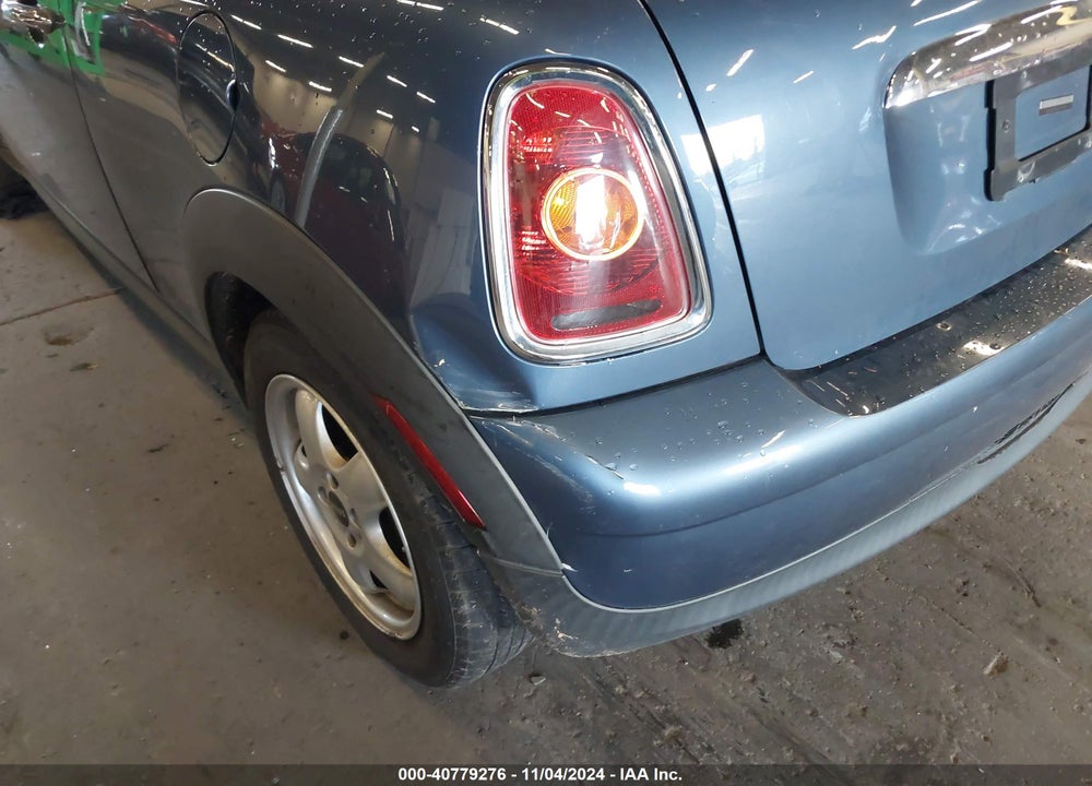 2010 MINI COOPER VIN: WMWMF3C5XATZ64126