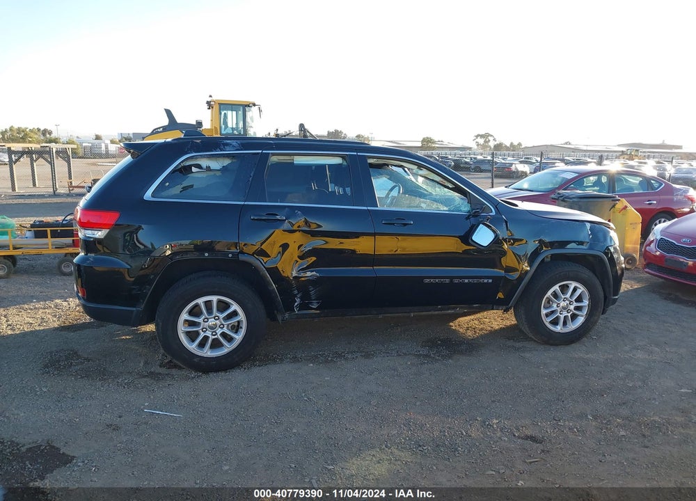 2018 JEEP GRAND CHEROKEE LAREDO 4X4 VIN: 1C4RJFAG2JC246017