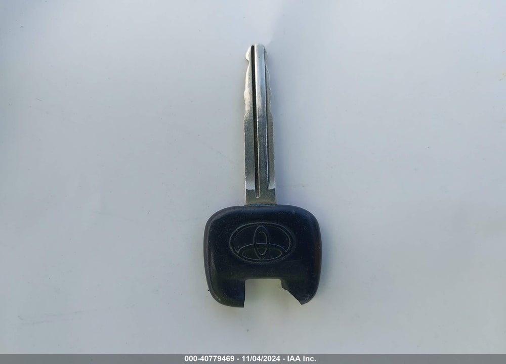 2003 TOYOTA COROLLA LE VIN: 2T1BR32EX3C025779