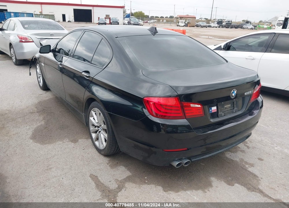 2011 BMW 528I VIN: WBAFR1C52BC260945