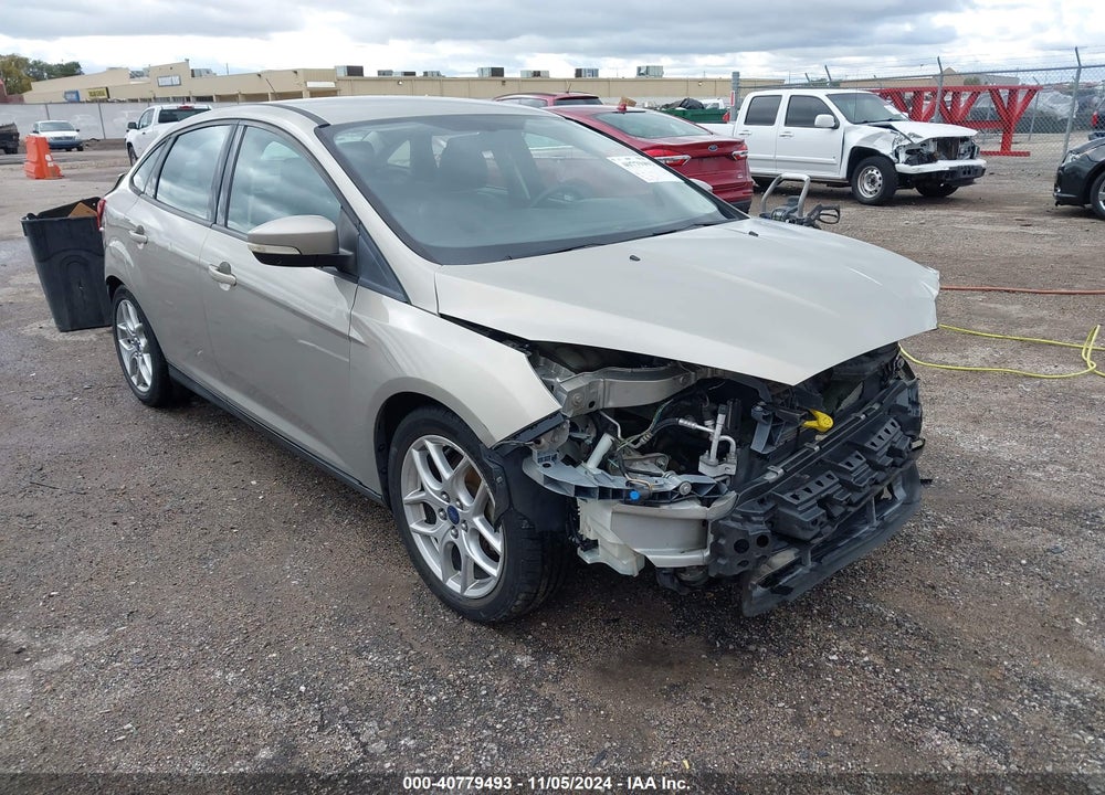 2015 FORD FOCUS SE VIN: 1FADP3F24FL319115