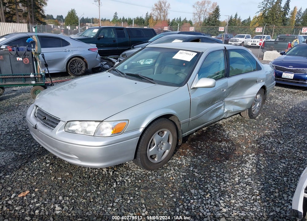 2001 TOYOTA CAMRY LE VIN: JT2BG22K010567897