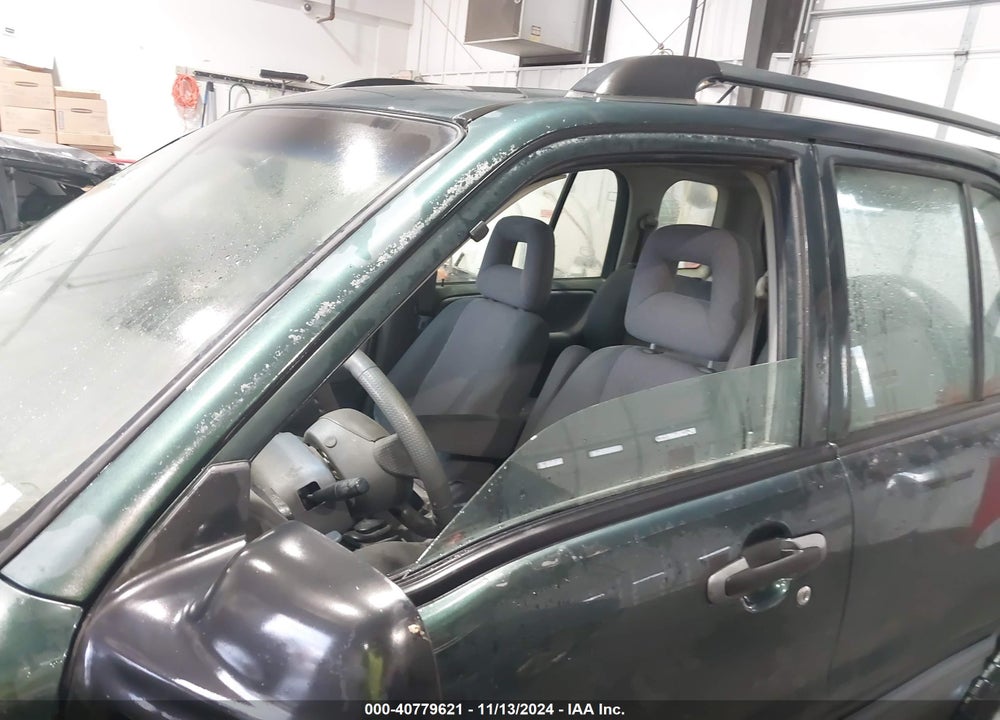 2002 CHEVROLET TRACKER HARD TOP BASE VIN: 2CNBJ13C826930297