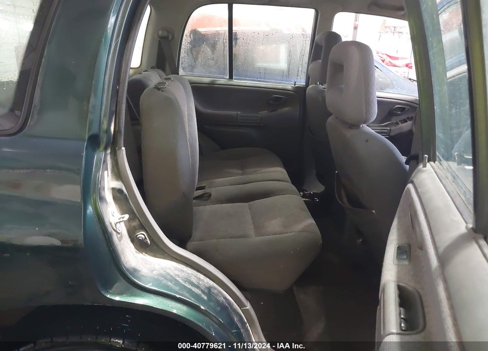 2002 CHEVROLET TRACKER HARD TOP BASE VIN: 2CNBJ13C826930297