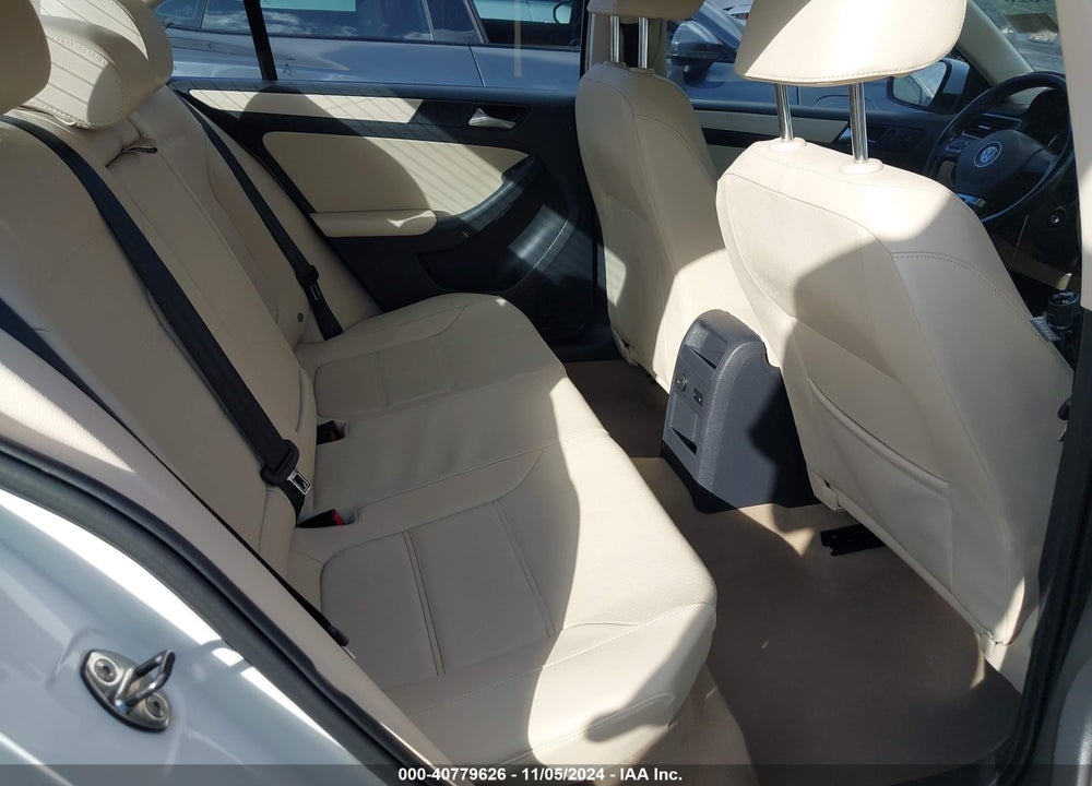 2012 VOLKSWAGEN JETTA 2.5L SE VIN: 3VWBP7AJ7CM112927