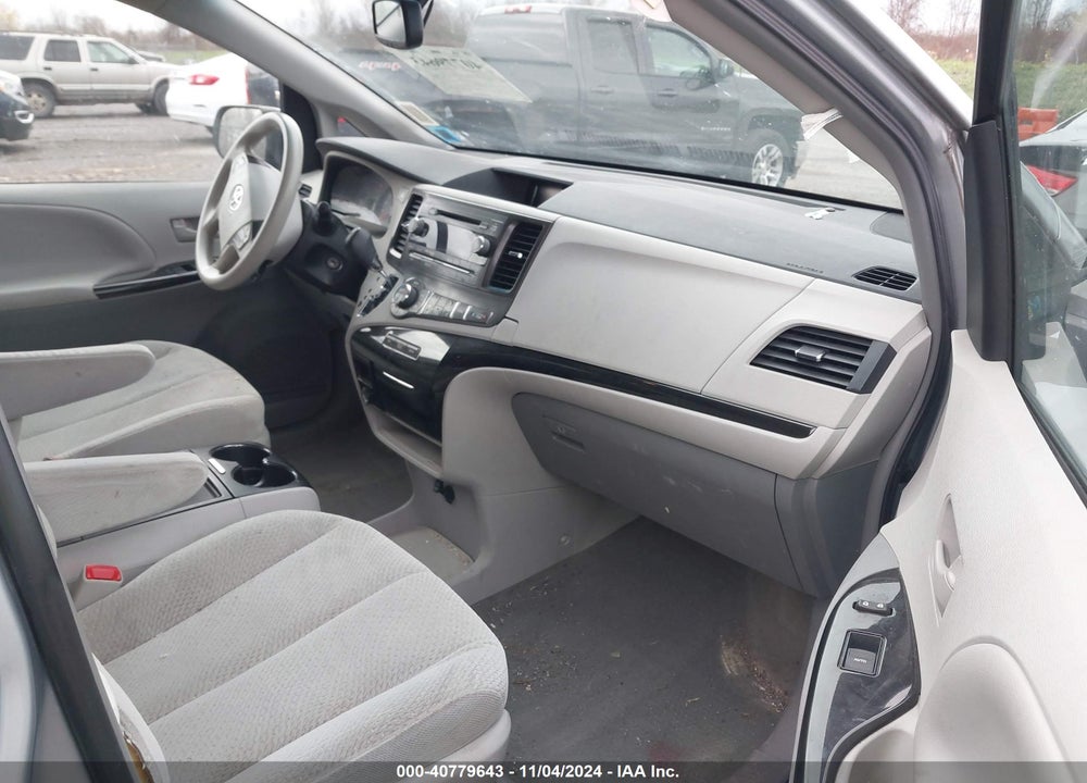 2014 TOYOTA SIENNA LE V6 8 PASSENGER VIN: 5TDKK3DC9ES505869