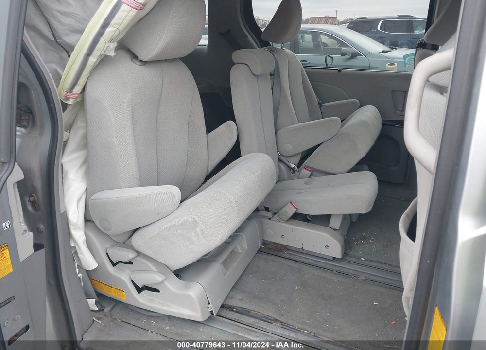 2014 TOYOTA SIENNA LE V6 8 PASSENGER VIN: 5TDKK3DC9ES505869