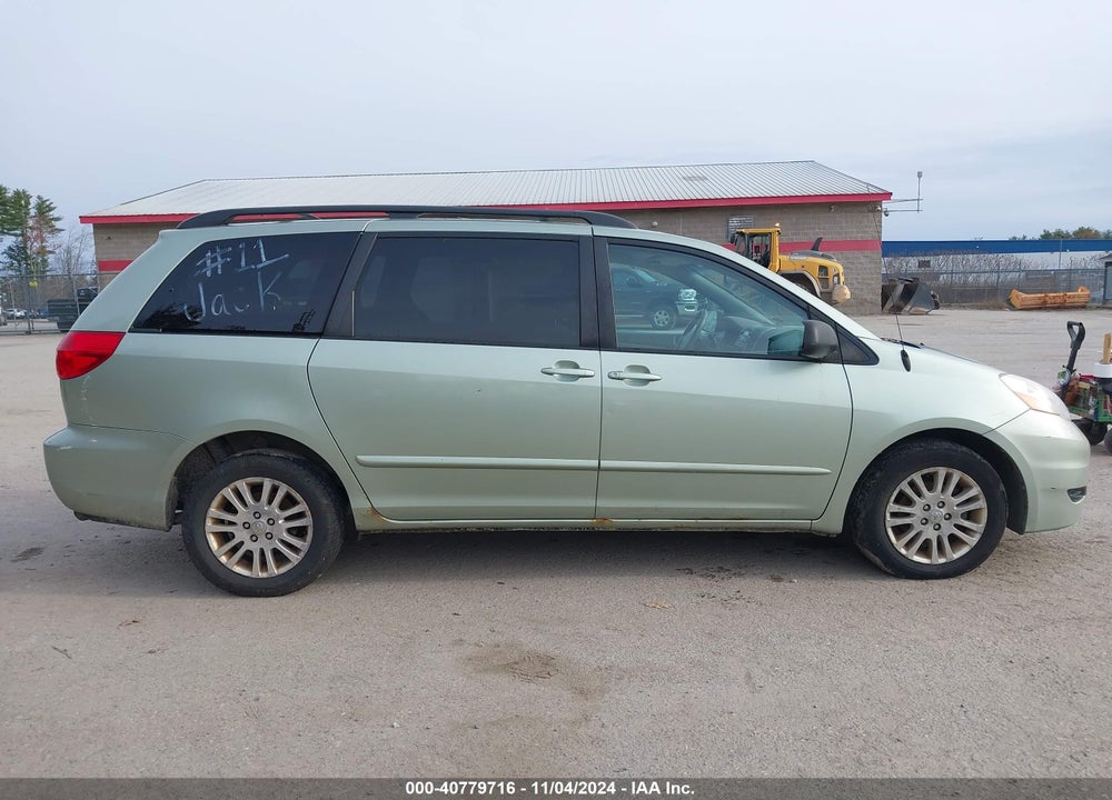 2010 TOYOTA SIENNA LE VIN: 5TDJK4CCXAS033601