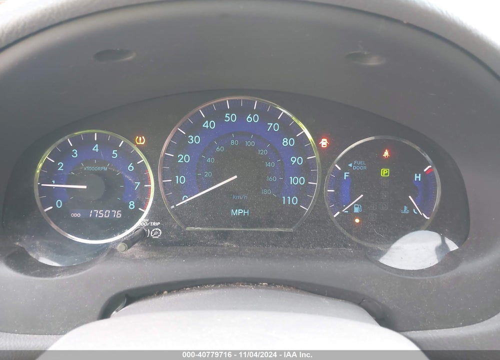 2010 TOYOTA SIENNA LE VIN: 5TDJK4CCXAS033601