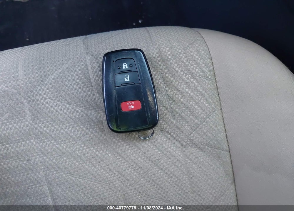 2019 TOYOTA RAV4 XLE VIN: JTMP1RFV9KD012355